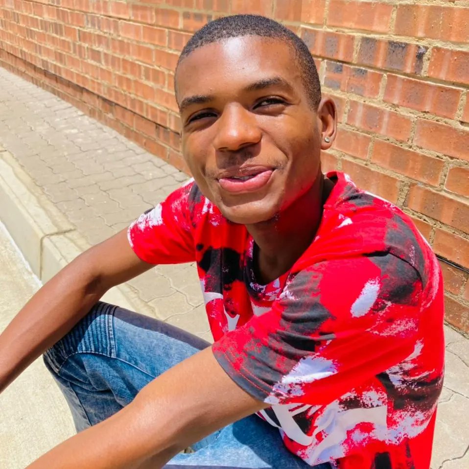 CaptionSa tweet picture