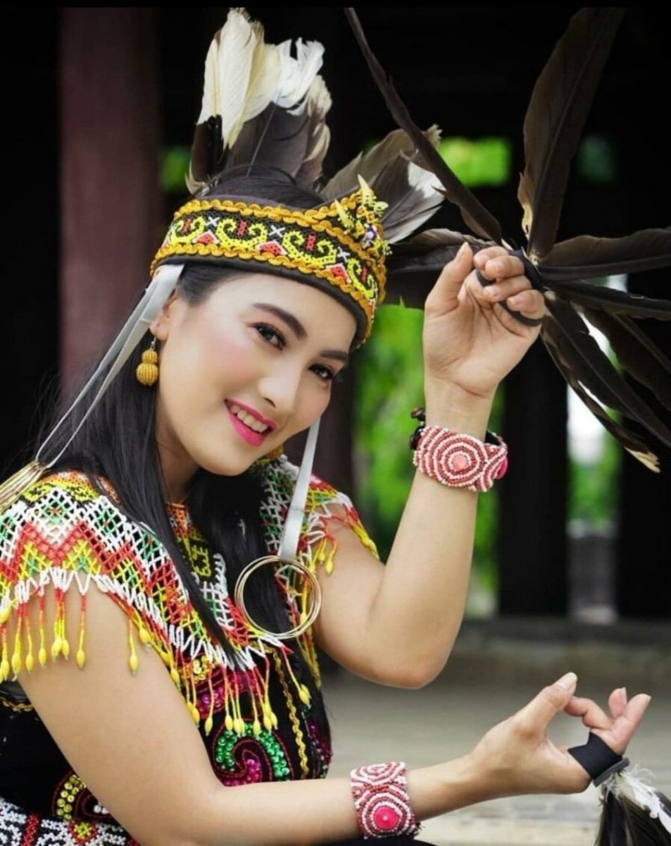 🅰®™💜💛💚

Para leluhurku adalah asli suku DAYAK yg berdaun telinga panjang dng hiasan manik' yg indah serta rajahan tato yg menawan, keturunan para PANGLIMA yg berjiwa ksatria.

         ♥ BORNEO ♥

#TangkapEdyMulyadi
#BubarkanPKS
#INDONESIAtanpaPKS