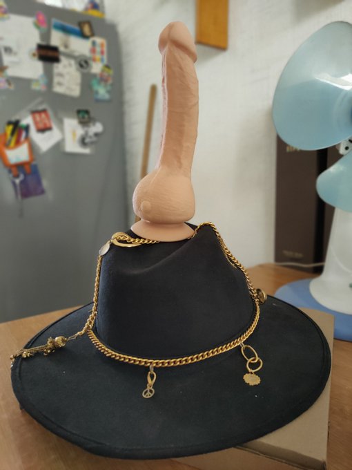 Dickhat 😝 https://t.co/ZTETwyY25k