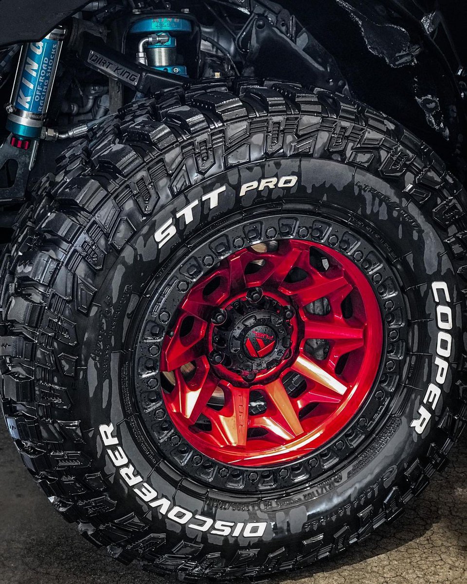 CooperTire's tweet photo. Seeing red. 🔴🔴🔴
Who else loves a clean Discoverer® STT PRO™?
📸: trd.kwt on IG
#Toyota #DiscovererSTTPro #GoWithTheCooper https://t.co/IJ8MoA9j6L