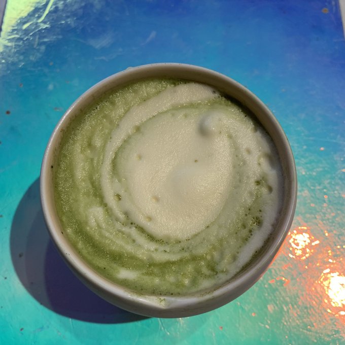 The matcha 🍵 I made vs the matcha (warm 🥛) that @Pret gave me 😳 https://t.co/jRbNbR76RR<a href="/tag/kik"class="tags"><span>#kik</span></a>