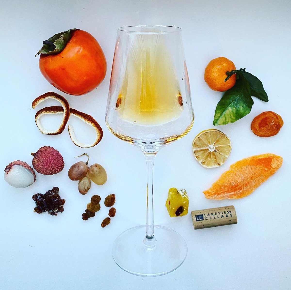 vingelist's tweet photo. It’s time to start following the Spring and leave all icy roads behind
Just as a reminder of a snowy winter which is still here - an Ice Wine - unique boquete of frozen Sun in the glass
#vingelist #vidal #icewine #ледяноевино #niagarawine #niagarapeninsulawine @LakeviewWineCo https://t.co/8jMPI9Wy5t