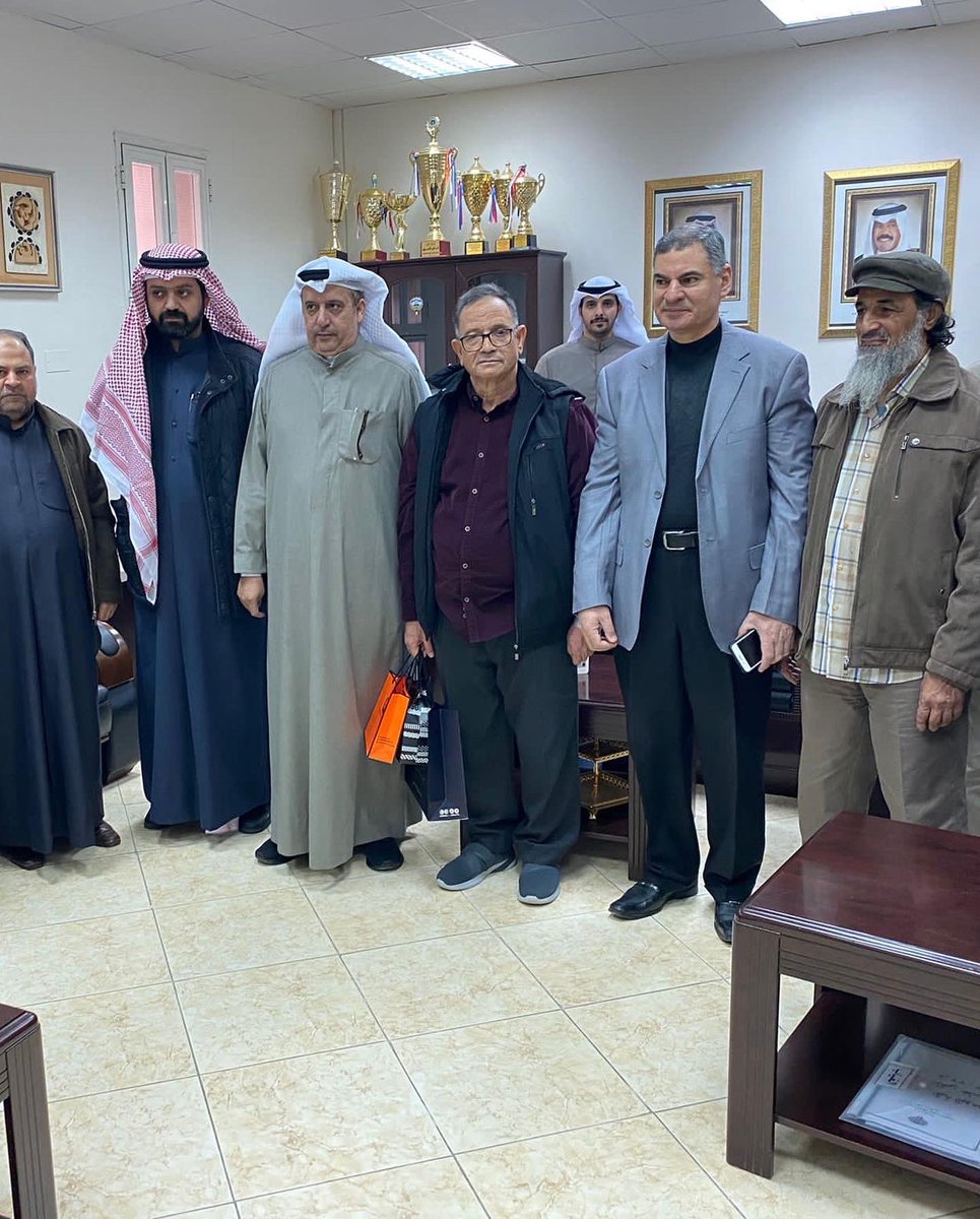 MEQDADSCHOOL's tweet photo. في بادرة كريمة من ادارة مدرسة المقداد بن الأسود يتقدمها مدير المدرسة الدكتور حمود حطاب والمدراء المساعدين الأستاذ محمد فرحان والاستاذ محمد شريدة  بتكريم  المعلم الفاضل الاستاذ جمال صبرا من قسم اللغة العربية على ما قدمه خلال مسيرتة في مدرسة المقداد بن الأسود . https://t.co/ZHPq2p5Aon