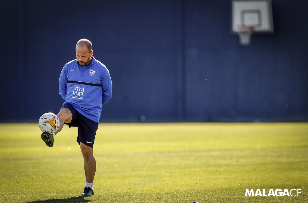 MalagaCF's tweet photo. MCFNews| @JoseAlbertoLpez no continuará al frente del equipo.

➡️ https://t.co/RPhmPUIC2j

¡Mucha suerte, Míster! 🤝

#Entidad https://t.co/lM9lhIOvXj
