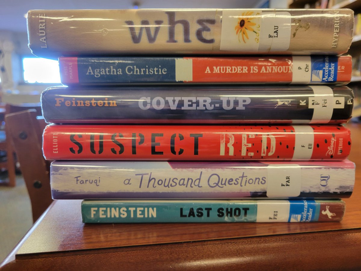 libraryMHMS's tweet photo. Today Mr. Fletcher's class created some amazing Book Spine Poetry. It's amazing what these students can do with found poetry here in the library. #librarychallenges #bookspinepoetry #hensonreads #greatwork https://t.co/7zTJFJ59IT