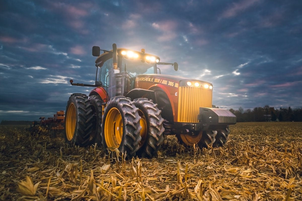 Versatile tweet media