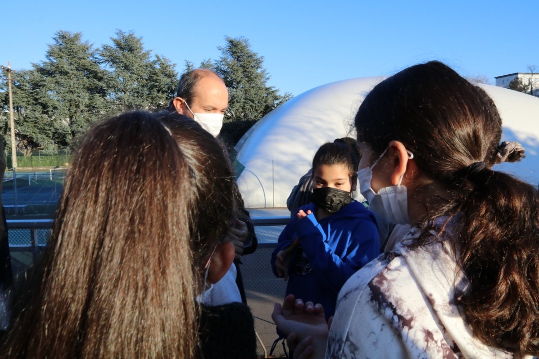 👨‍🦽👩‍🦽 J'étais cet après-midi à <a href="/Asm_Omnisports/">Asm Omnisports</a> pour ouvrir la Semaine Olympique et Paralympique 2022.
🟡🔵 2 écoles clermontoises REP+ bénéficient de la 5e édition de l’École Jaune &amp; Bleu.
♿️Handischool
🏉Rugby fauteuil
📚Aides aux devoirs
#SOP2022 #Mission30minutes #30mnAPQ