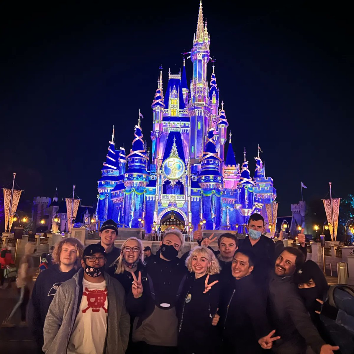 gamersurii's tweet photo. This trip was utterly amazing. Meeting online friends and turning them into more of a family is so hlamazing. Disney truly is a magical place.
And @PHIA_bunny, I want to wish you a very happy birthday!
#disney #thevirtualrealityshow #magickingdom #vr #vrchat #vrtoirl https://t.co/iuBbRE0Lh3