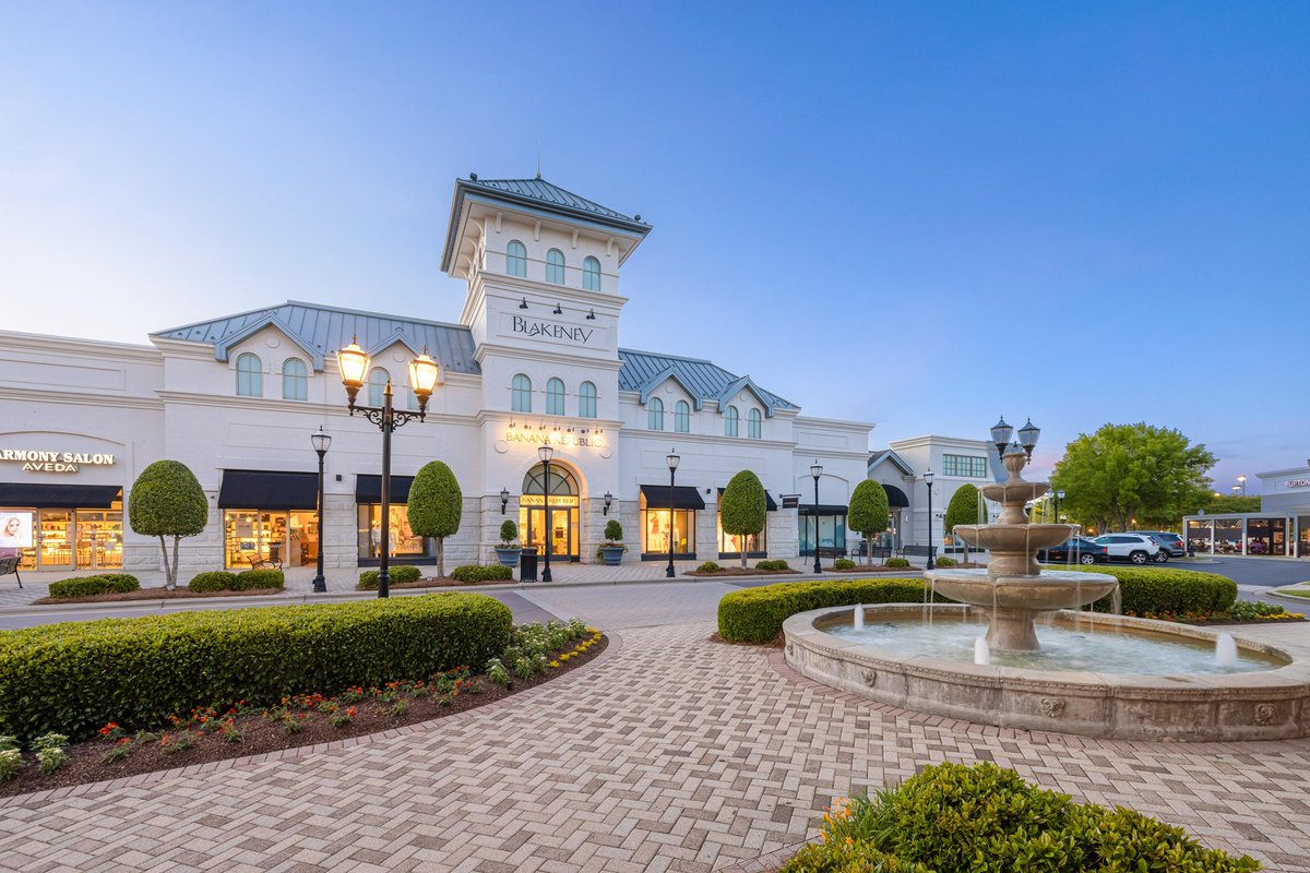 Sign up for the Blakeney Shopping Center newsletter to stay in the loop of our 2022 events, promotions and more! 👉 bit.ly/2SCvfCh