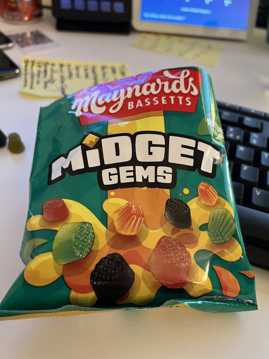 AuntiePegg's tweet photo. I’m eating some #midgetgems please don’t be offended 🙄 https://t.co/pHkO4jNZeW