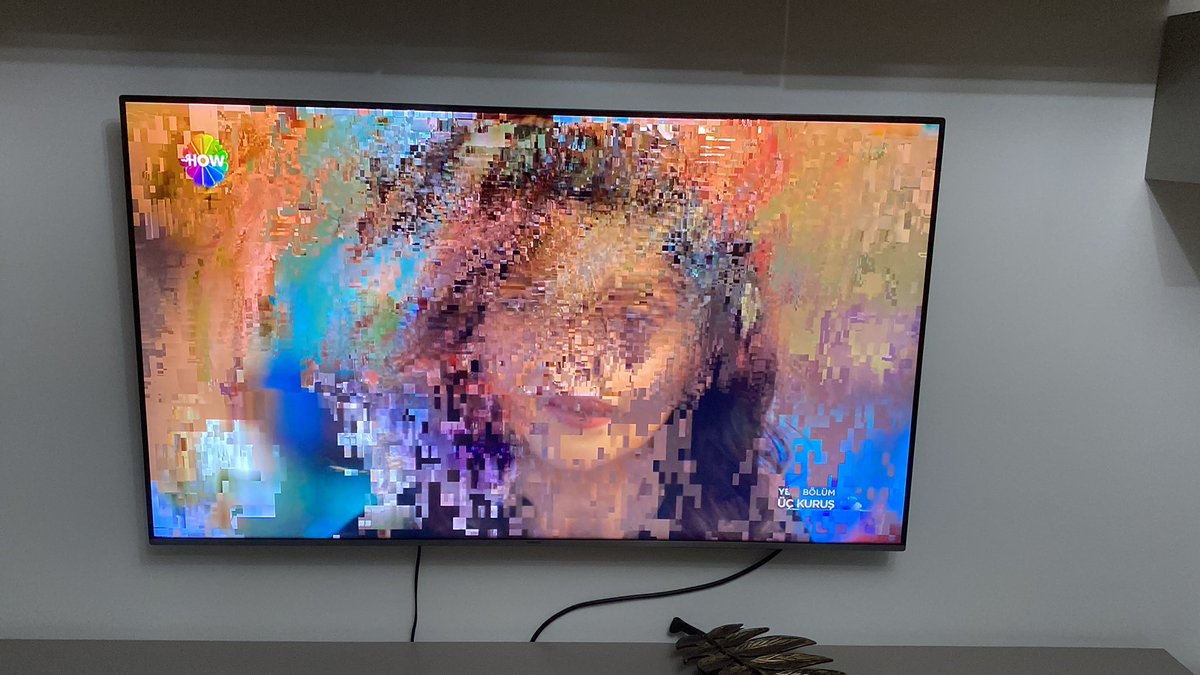 Haftada 1 dizi izliyoz yayına bak kaldık böyle Leonardo da Vinci şifresi.. #ShowTV