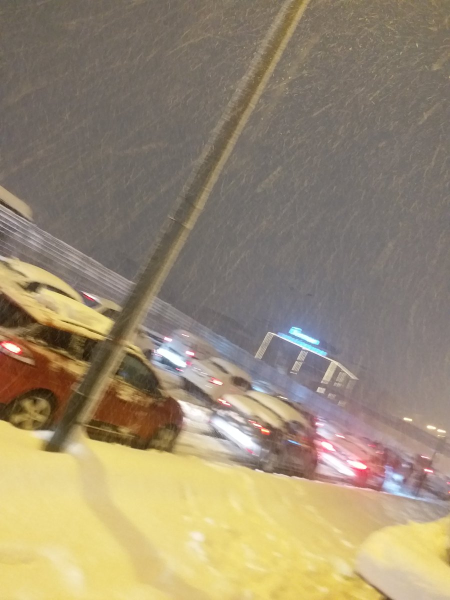 yaklasik 8 saatir yolda  istanbulun.hali trafikte olan tum arkadslarimiza  gecmis olsun