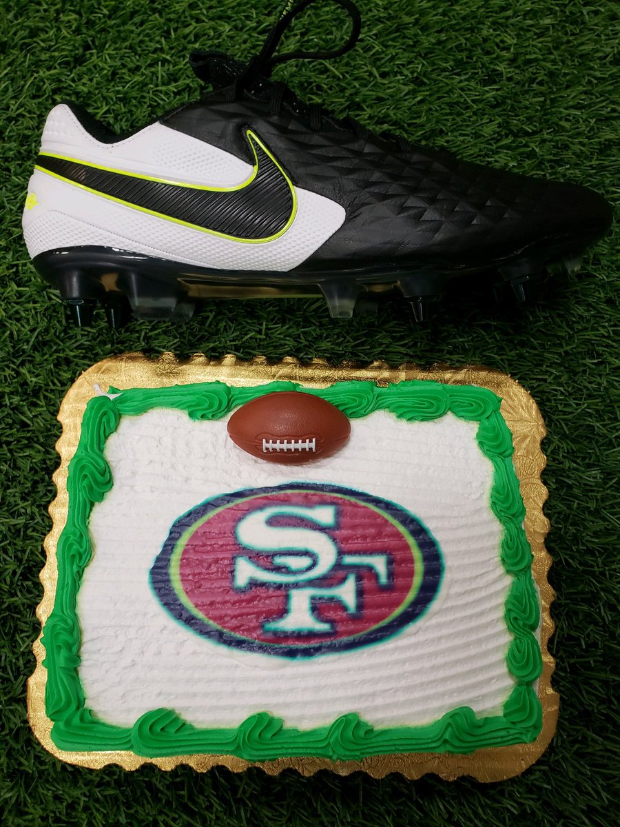 The Gould Boot! 

We’re routing for you <a href="/RobbieGould09/">Robbie Gould</a> #WereGonnaNeedABiggerCake #49ers