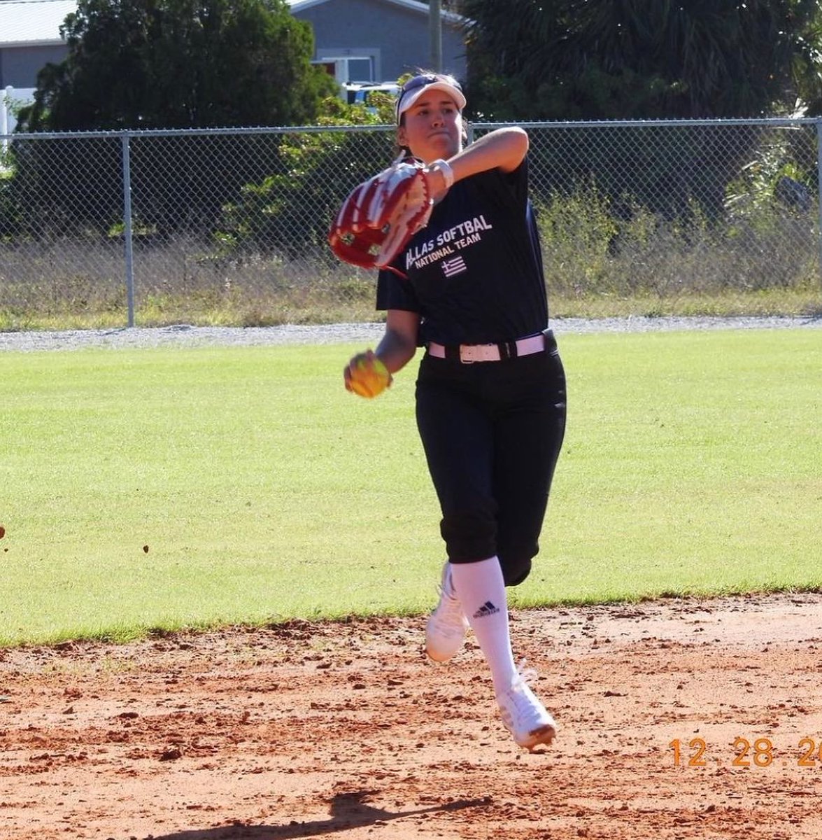 hellassoftball's tweet photo. Tomorrow (1/24) we will be having our 1st Instagram Story Takeover of the new year! Make sure to tune in with @TsagalisMakayla as she shows her day doing homework, going to practice and lifting as a student athlete at University of South Dakota! We can’t wait 💙 BRAVO MAKAYLA 🇬🇷 https://t.co/d4xTrdkpQC
