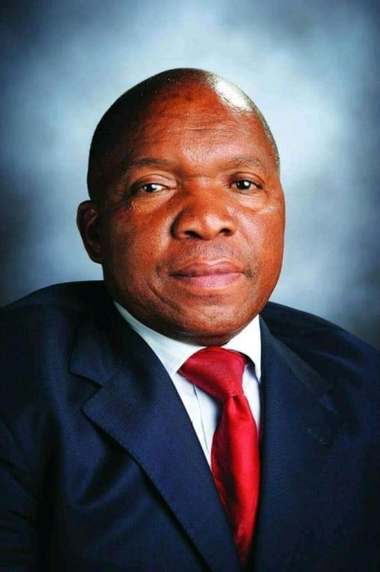 MbalulaFikile's tweet photo. Rest in peace loyal and faithful servant of our people ! Jola Qengeba lala ngoxolo mkhuluwa wam till we meet again. Sad https://t.co/boIuJRL9qt