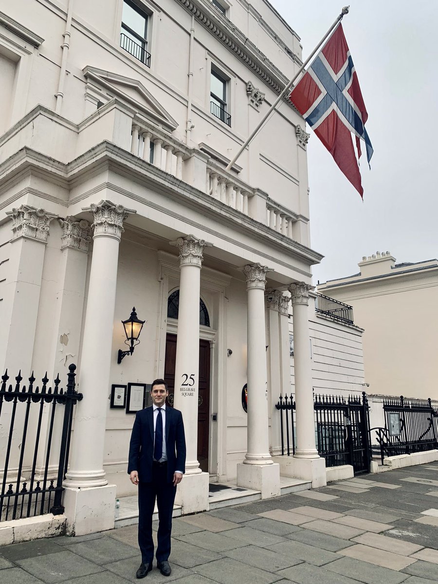drlukeevans's tweet photo. 🇳🇴 Pleasure to visit @NorwayinUK to discuss body image with @Wegger_Strommen today. Norway are leading the way in this area, introducing a new law last year similar to my #BodyImageBill. Fascinating to hear how the new law came about, and how positively it has been received! https://t.co/Yb7U3hejjm