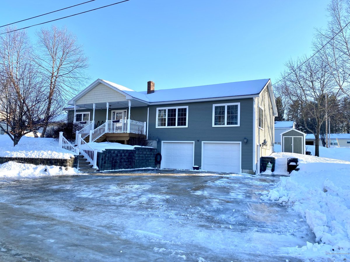 suemeservier's tweet photo. See a virtual tour of my newest #listing 8 Chenault Street #Lewiston #ME  https://t.co/T5vHjUAGdi https://t.co/OSEoCbZIhG