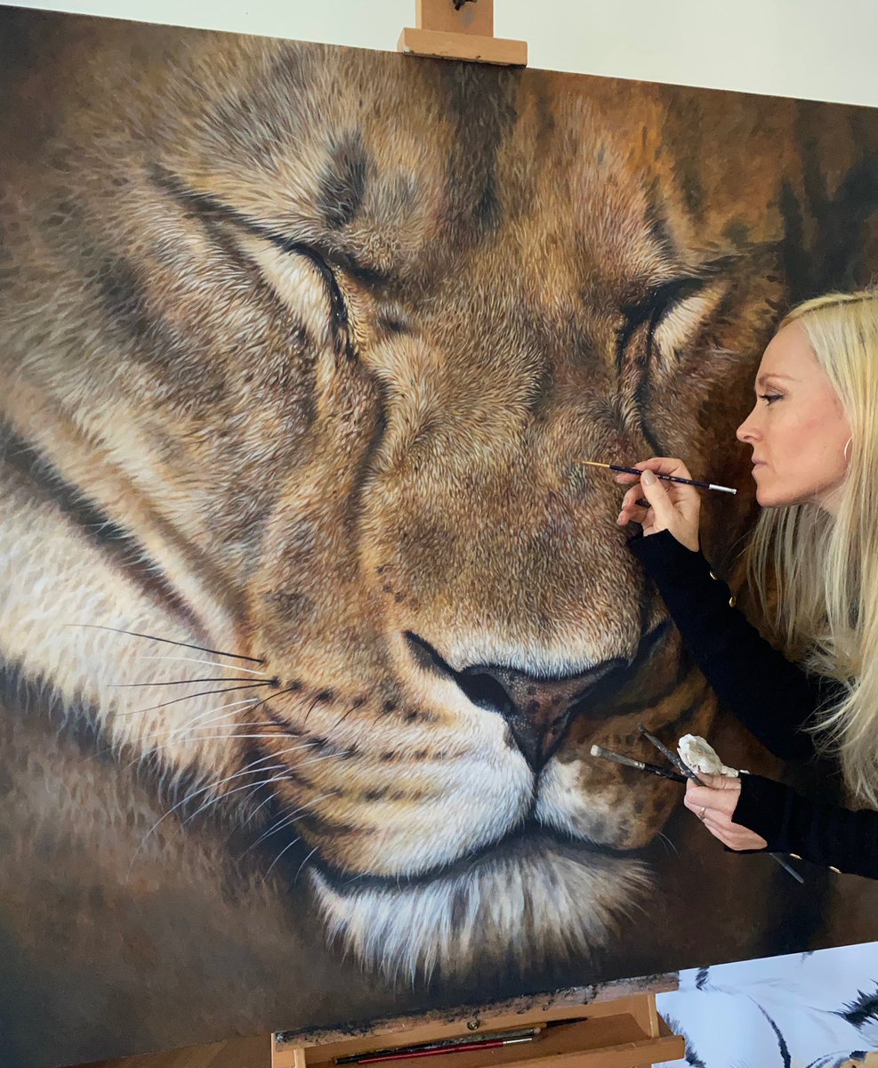 Todays art - I’m making steady progress on my latest lioness acrylic painting 🐾🐾🐾

#art #arttwt #acrylicpainting #animalart #artcollector #realism #artwork #bigcats #canvasart