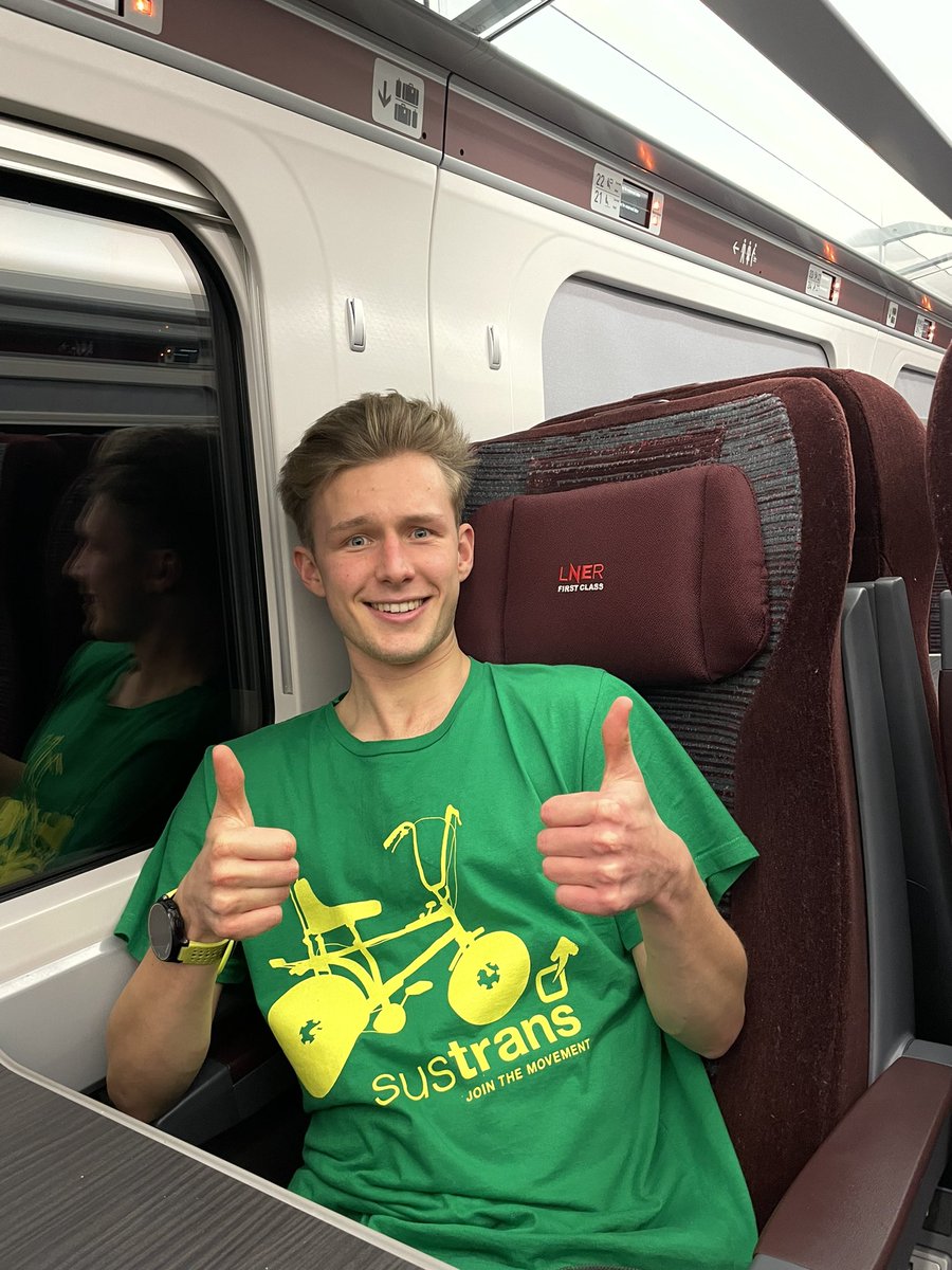 PDAllen_'s tweet photo. @LNER such an amazing service tonight on the 18:18 KGX-NCL train- staff have been so so great! https://t.co/o9rrS4YXcj