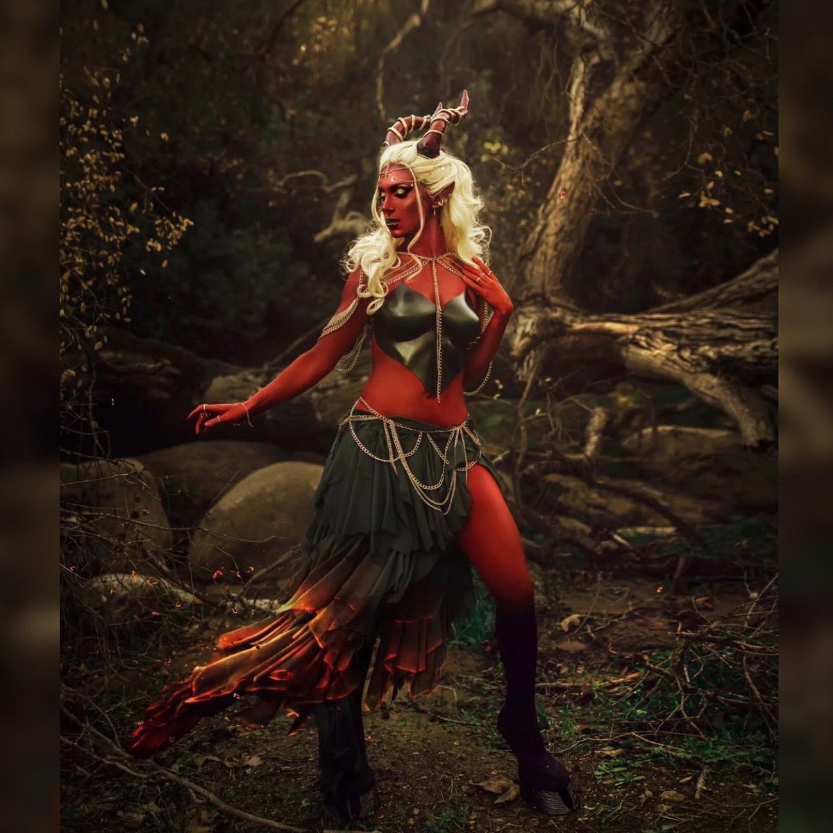 TheCosplayPros's tweet photo. Maybe dancing with the Devil isn’t so bad after all… https://t.co/AngfFrfkpn