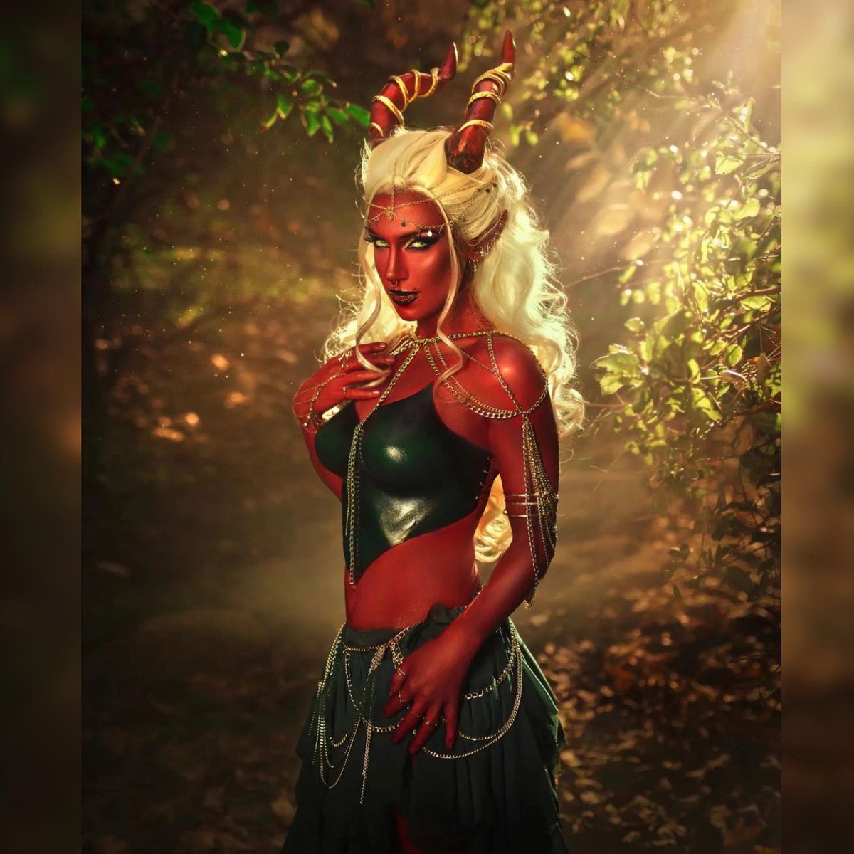 TheCosplayPros's tweet photo. Maybe dancing with the Devil isn’t so bad after all… https://t.co/AngfFrfkpn