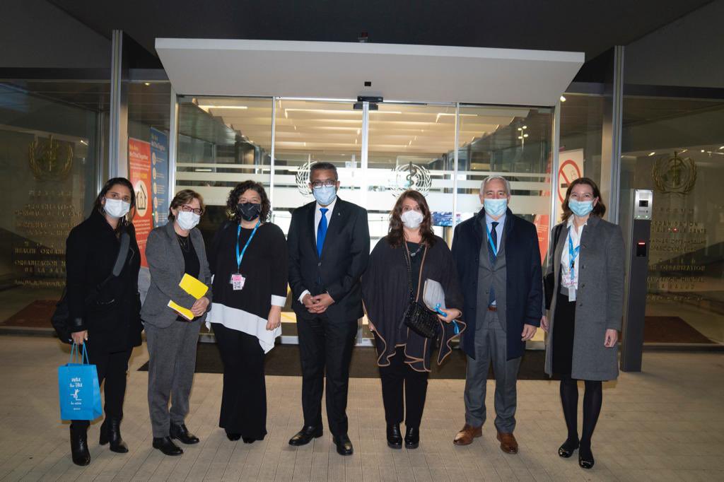 DrTedros's tweet photo. 🇦🇷 Minister @carlavizzotti &amp; I also discussed President @alferdez's initiative on #mentalhealth &amp; how @WHO can support. We agreed that there's no health without mental health, &amp; spoke about the importance of a #PandemicAccord &amp; sustainable financing for health &amp; WHO. #EB150 https://t.co/2nuza6e9yM