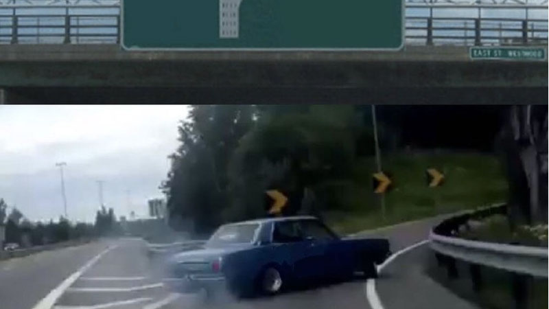 Flomane's tweet image. Talking to...
A Therapist.                      Vanity Fair.