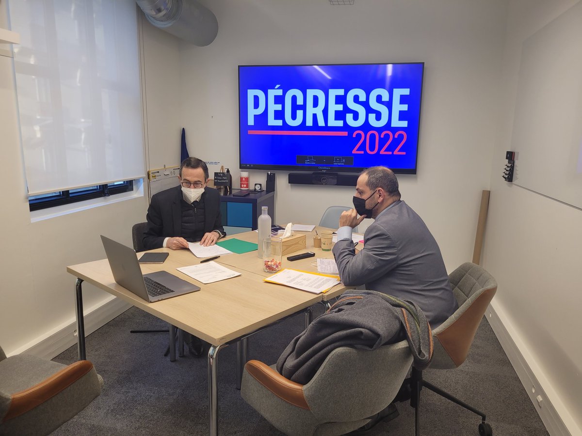 harkisetverite's tweet photo. A la veille de l'examen au Sénat du projet de loi rejeté par les familles de harkis, le Pdt du Comité Harkis et Vérité a été reçu par @BrunoRetailleau, patron des sénateurs LR. Ce projet de loi de @gdarrieussecq divise les familles de harkis !
 @PhilippeTabarot @JulienAubert84 https://t.co/UFTJafoPDW