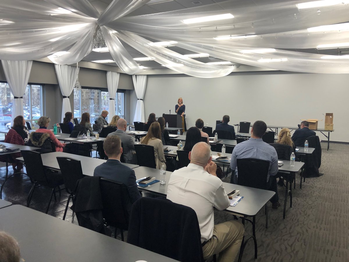LGSuzanneCrouch's tweet photo. I always enjoy catching up with Hoosier dentists and the Indiana Dental Association. Thank you for the opportunity to speak with your group today. https://t.co/YD2UCvvM2l