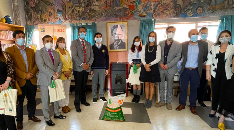 ucscconcepcion's tweet photo. #NoticiasUCSC: FIC Biobío Pellets entrega piloto de calefacción a pellets a Liceo Baldomero Lillo de Lota.

+ info: https://t.co/pswyB2i8lv https://t.co/WV1OVg9gbF