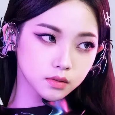 yujuniverse's tweet photo. #NewProfilePic https://t.co/ywmyQLpPDT