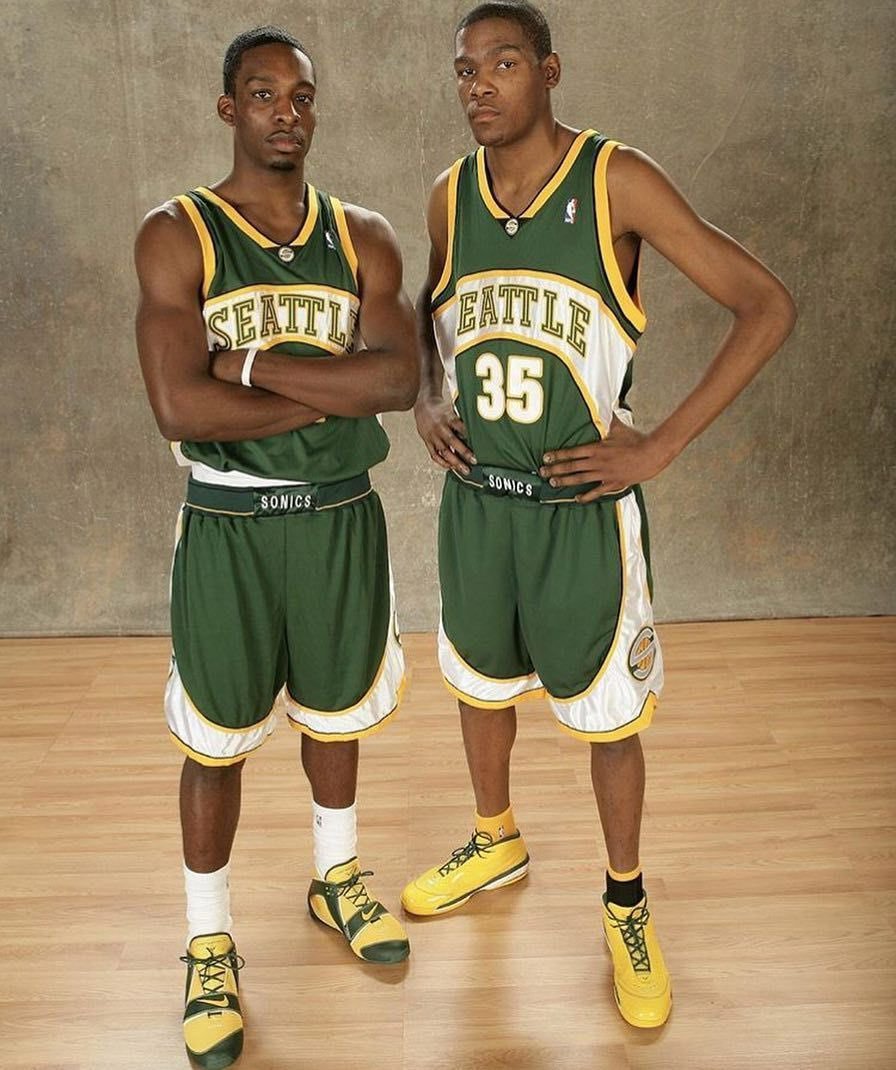 SeattleSonics's tweet photo. Reminder: These two are still in the league 🔥🔥🔥 https://t.co/TyrGeLMbMU