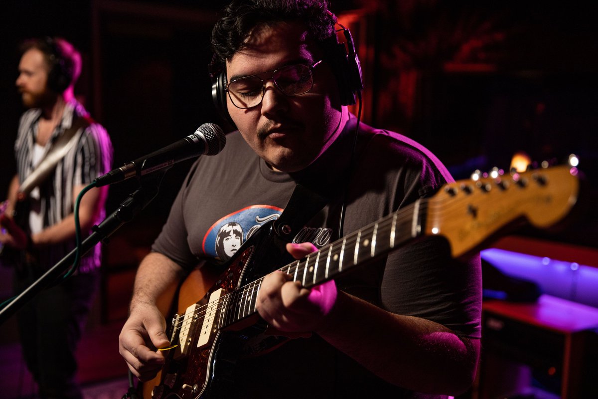 audiotreemusic's tweet photo. The rumors are true: @dante_elephante plays at 4pm central! Tune in starting at 3:30pm where we'll be hangin out in the chat y'all https://t.co/kAV2becgx5 https://t.co/oZFCBChgXa