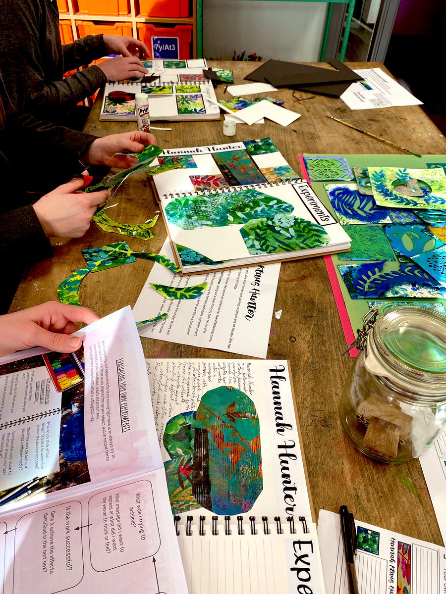 Year 10 have been busy exploring patterns in nature through print making🍃