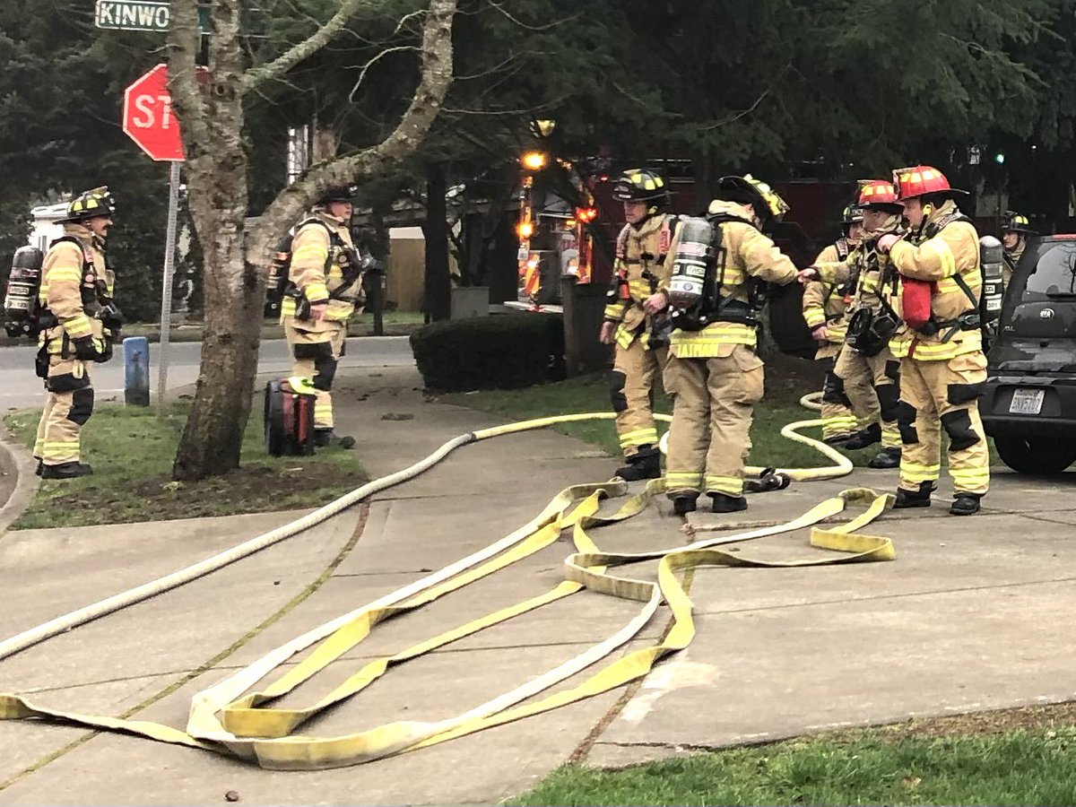 LaceyFireDist3's tweet photo. LFD3 crews picking up after extinguishing a fire in a bathroom. Fire started by faulty lighter left on counter. Occupant was alerted quickly by smoke detector… This allowed our crews to arrive in time to contain the fire to just one room. #SmokeDetectorsWork https://t.co/9SMaO3lEAB