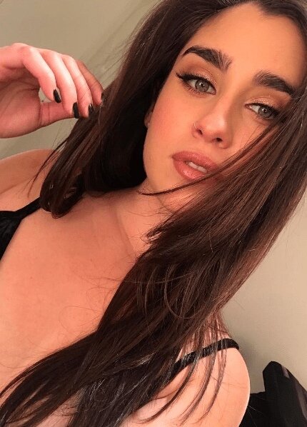 laurenloveplace's tweet photo. THE lauren jauregui's face picture https://t.co/5yCDkNGAMX