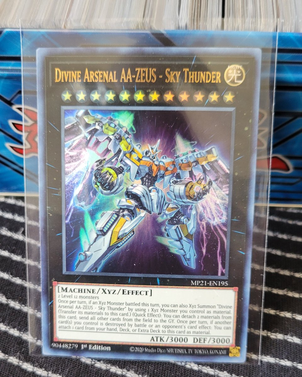 Catchemsquad's tweet photo. DIVINE ARSENAL AA-ZEUS - SKY THUNDER ⛈️
Glad to add this baby to my collection 🤖
#Arsenal #Divine #AA #ZEUS #Yugioh #PhantomRage https://t.co/BwKL91gzoM
