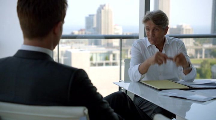 Citations_Suits's tweet photo. "Quand vous êtes le plus fort dans la cour, les copains viennent vous donner leur goûter alors que vous ne leur avez rien demandé." - Charles
#S04E06 https://t.co/c3Fokvr6vw