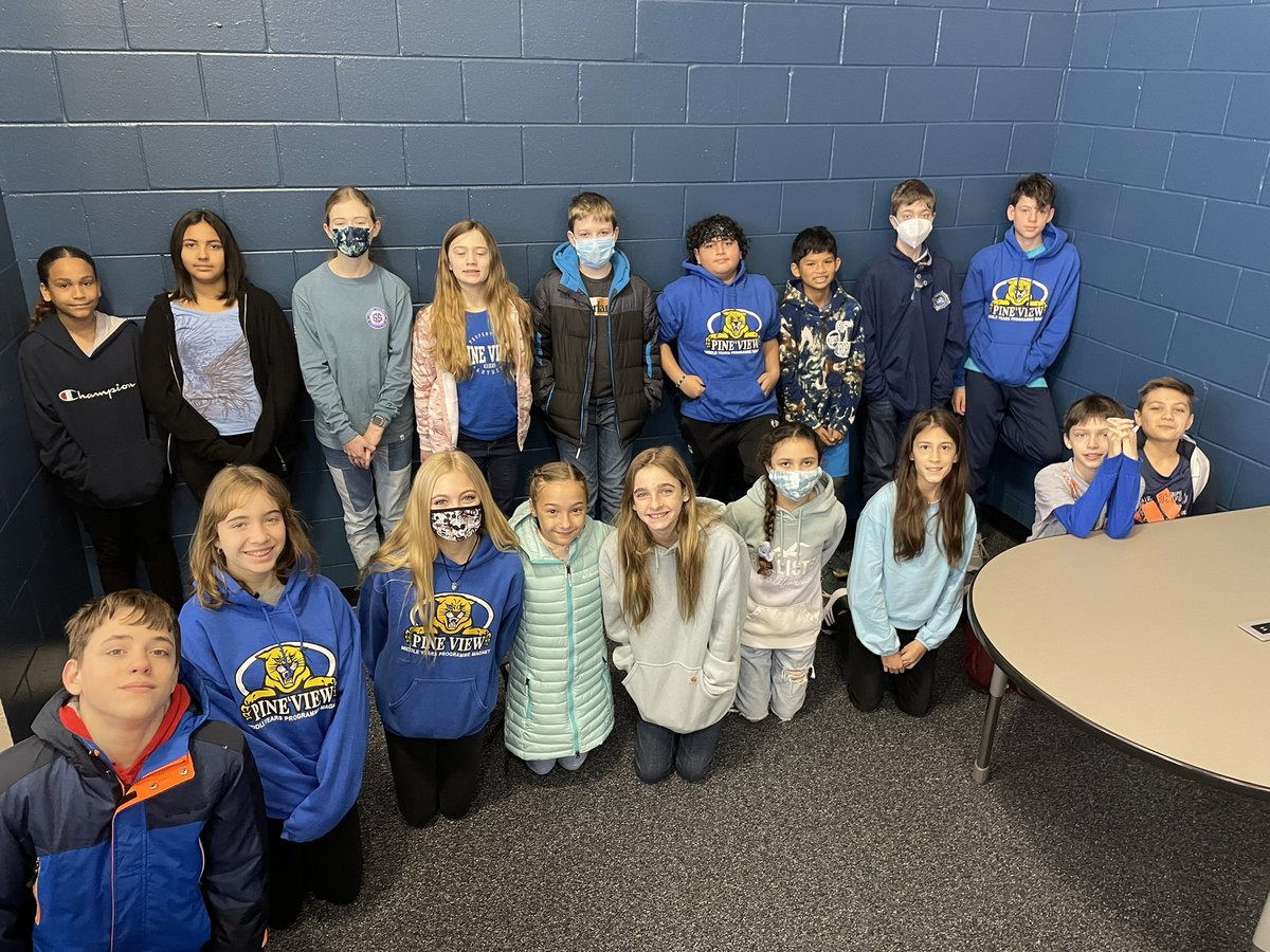 FrommJamie's tweet photo. Super successful Literacy Week kickoff @PineViewMiddle ! Special thanks to Corporal for reading to Year 1 students first period and to those students who wore blue! @PascoLiteracy https://t.co/FshLgoSFy1