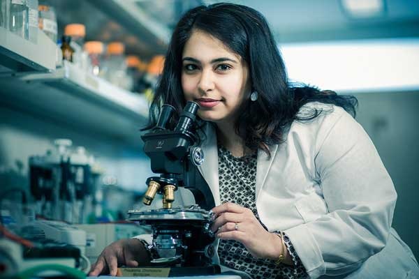 📣 We're recruiting #postdocs!

Dr. @SanjeevaniArora's lab at Fox Chase is studying how #germline variation in DNA repair impacts response to cancer treatment &amp; cancer risk.

The ultimate goal is to translate research findings to clinical care. Learn more: bit.ly/3AtpQDs
