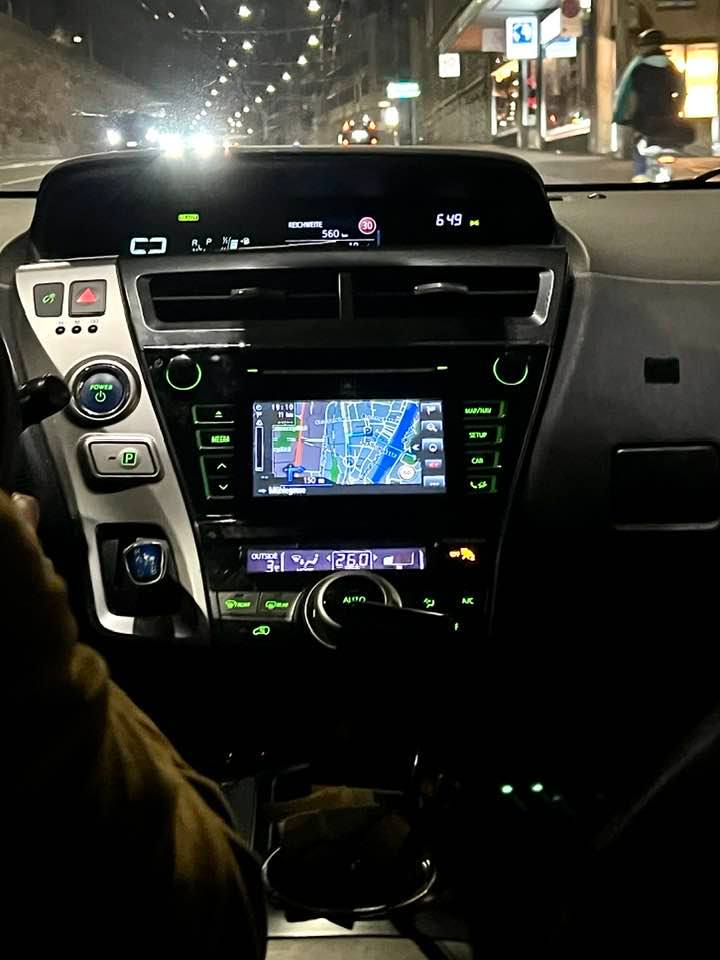 NewInZurich's tweet photo. Have you heard of #Vertt? It's a new #Swiss, #Zurich based #ridesharing App. We've been testing it out in the centre of the city - find out all about it here: https://t.co/92x6OYlDpA #taxis #zurichtaxi #transport #transportation #privatetransport #Switzerland https://t.co/LHtLW3b8GA