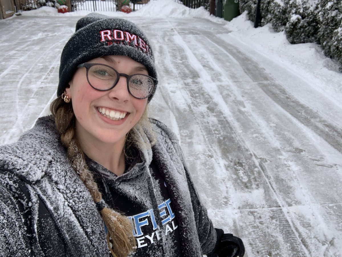 h_richardson14's tweet photo. @MrsGedert #randomactsofshoveling https://t.co/DpvdTFVbK0