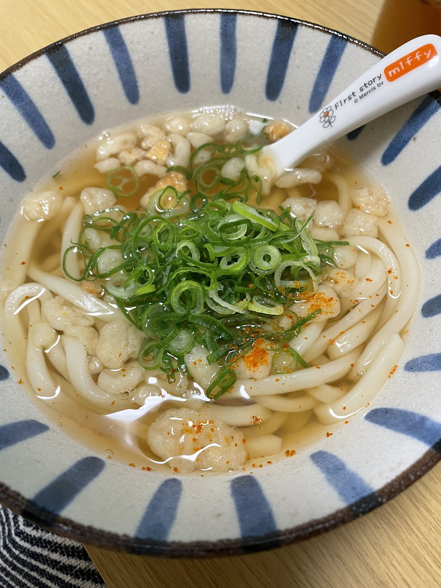 50 目覚めの朝うどん作ってくれた 出汁勝負で最高に美味しかったぁ 二日酔い感とれて今日も頑張れます T Co Xcyheqjbqz Twitter