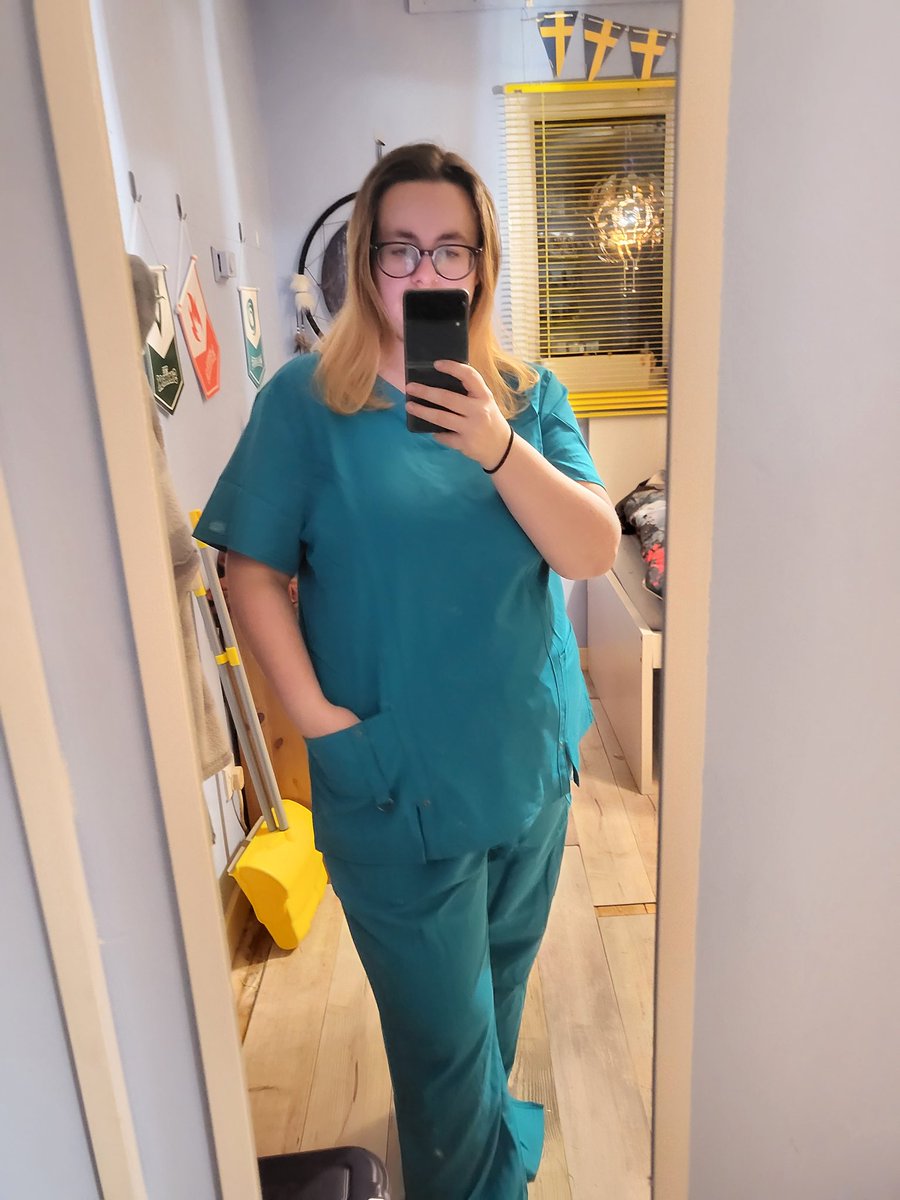 New job requires new scrubs! Looking after all the furbabies 🐶🐱 #studentveterinarynurse