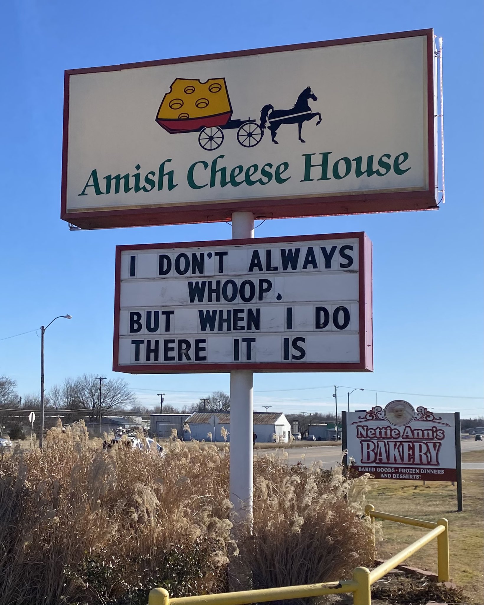 Cafe  Amish Cheese House