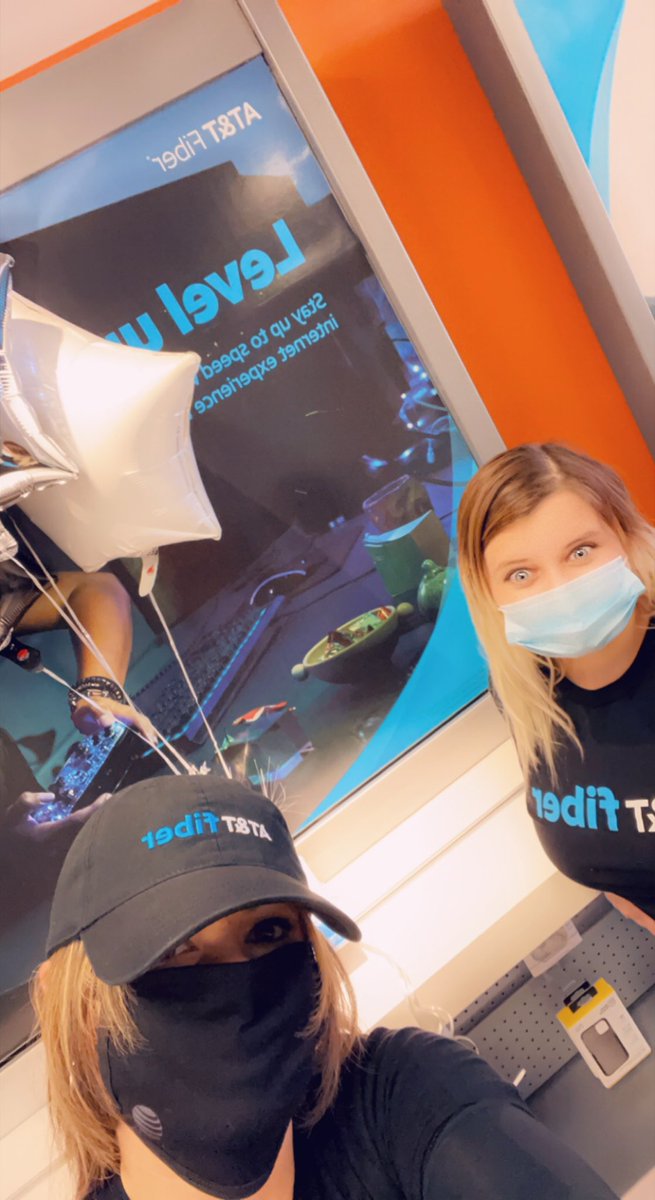 HollyK_0926's tweet image. Hyped for Hyper Gig in Wichita! Come see us and get the fastest speeds in town! #FiberEvolution #winmoore @We_AR_West @KAMOkonnects