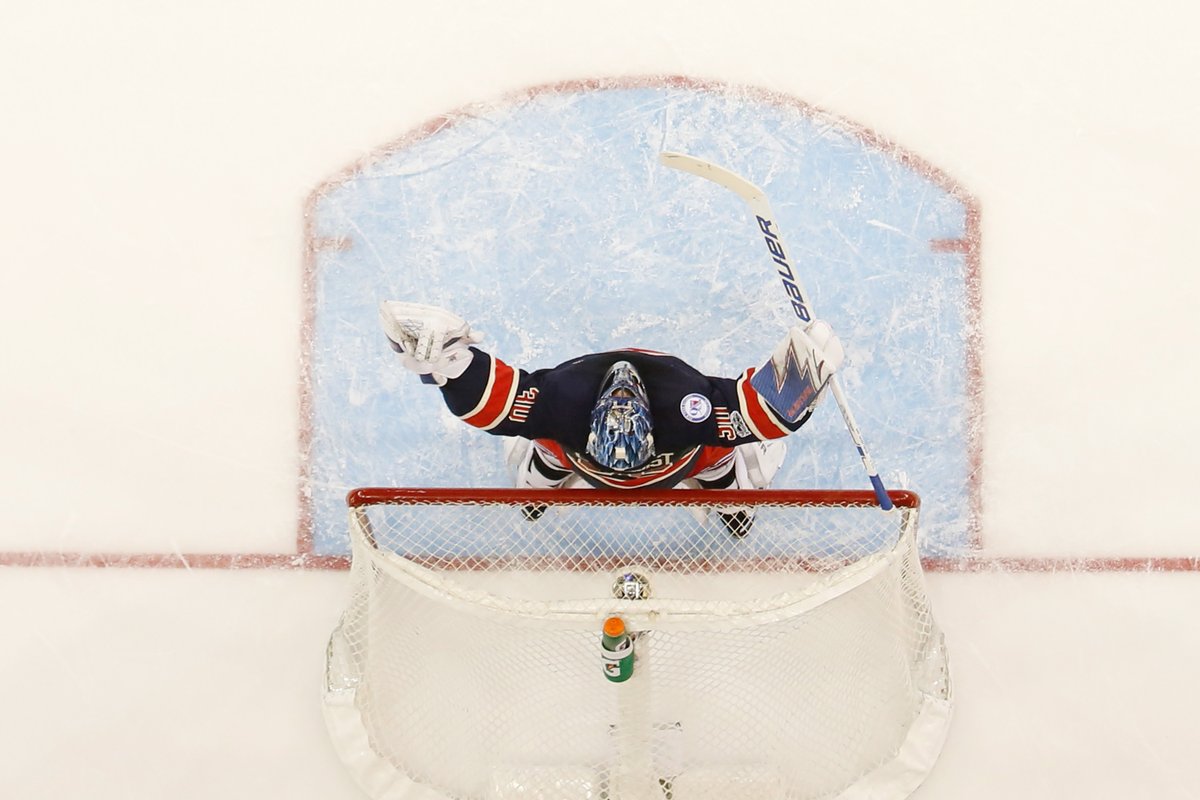 RangersMSGN's tweet photo. the fastest goalie in NHL history to 400 wins.
#30DaysOf30 | @CaesarsSports https://t.co/j5VSPzRJQK