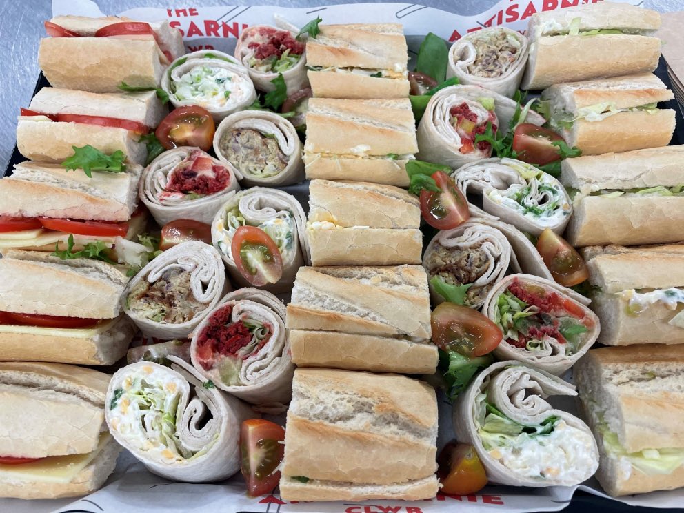 Check out <a href="/ClwbThe/">TheArtisarnieClwb</a> website for the most incredible grazing boxes, platters and just all things that will make you want to eat yourself into oblivion 😍😍😍 Ideal for 6 Nations festivities!!!