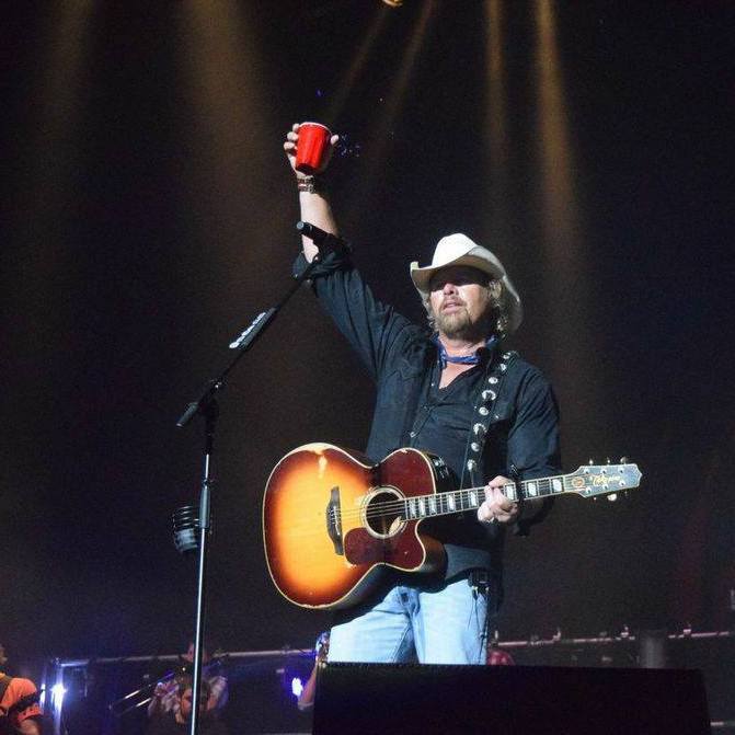 tobykeith's tweet image. Some things never change. #10YearChallenge