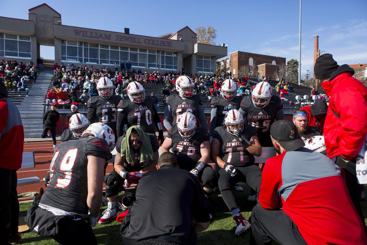Had an amazing visit at <a href="/JewellFootball/">William Jewell Football</a>, thank you <a href="/Coach_NLinhart/">Neil Linhart</a> for the opportunity to see the exciting things going on in Liberty! @kevvkim